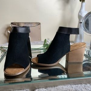 Tom’s Women’s Black Suede Grenada